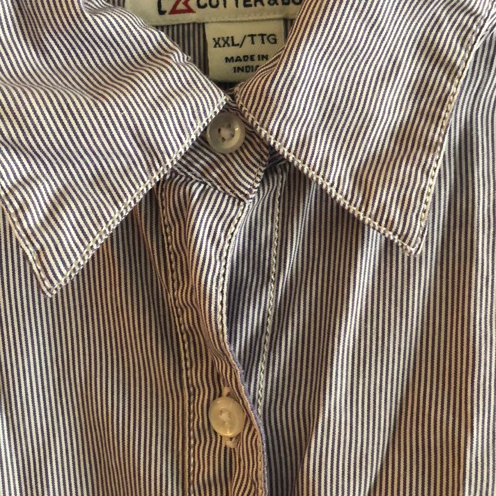 Button down - Picture 3 of 3